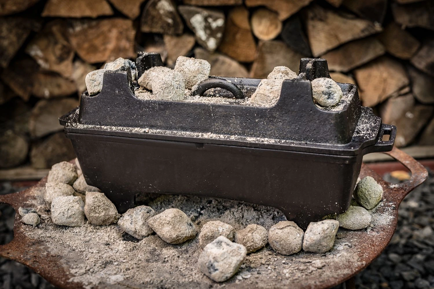 Grillfürst Dutch Oven Set BBQ Kastenform BK4 Aus Gusseisen - X-DEAL Inkl. Tragetasche / Aufbewahrungstasche, Gusseisen Pflege Und Deckelheber 9 Grillfürst Dutch Oven Set BBQ Kastenform BK4 Aus Gusseisen - X-DEAL Inkl. Tragetasche / Aufbewahrungstasche, Gusseisen Pflege Und Deckelheber – Bild 7