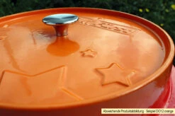 Grillfürst Emaillierter Dutch Oven Ohne Füsse DO7,5 - Rot 12 Grillfürst Emaillierter Dutch Oven Ohne Füsse DO7,5 - Rot -GrillProfi Werkstatt Grillfuerst Dutch Oven farbig DO12 orange Deckel 2