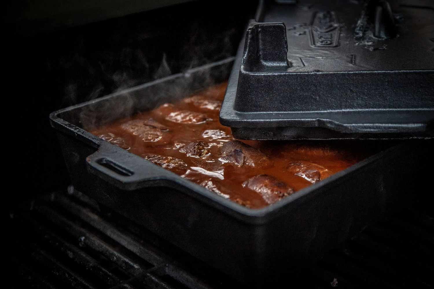 Grillfürst Dutch Oven Set BBQ Kastenform BK6 Aus Gusseisen - X-DEAL Inkl. Tragetasche / Aufbewahrungstasche, Gusseisen Pflege Und Deckelheber 12 Grillfürst Dutch Oven Set BBQ Kastenform BK6 Aus Gusseisen - X-DEAL Inkl. Tragetasche / Aufbewahrungstasche, Gusseisen Pflege Und Deckelheber – Bild 10