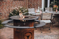 Moesta Bandit FirePlace 57 Cm Durchmesser - Inkl. BBQ Disk (Ø 75 Cm) Und Ablagebretter PaperBlank Schwarz -GrillProfi Werkstatt Moesta Bandit Ablagebretter PaperBlank BBQ Disk Mood