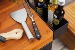 OFYR Feuerplatte Island Black 85 Teakholz