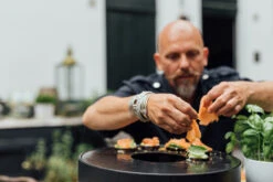 OFYR Tischgrill Tabl'O Mit Gusseisen Grillplatte -GrillProfi Werkstatt Ofyr Feuerplatte Tischgrill Planchagrillen