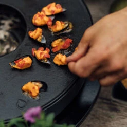 OFYR Tischgrill Tabl'O Mit Gusseisen Grillplatte -GrillProfi Werkstatt Ofyr Tablo Tischgrill Muscheln grillen