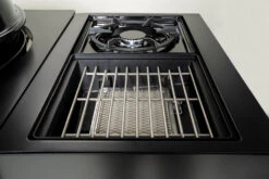 Outdoorchef Gas Kugelgrill Arosa 570 G Evo Black Style - Inkl. Blazing-/Cooking Zone Kit Plus Und Plancha -GrillProfi Werkstatt Outdoochef Kugelgrill Arosa 570 G Blazing Zone