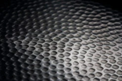 Outdoorchef Carbonstahl Pfanne Ø 24 Cm 13 Outdoorchef Carbonstahl Pfanne Ø 24 Cm -GrillProfi Werkstatt Outdoorchef Carbonstahl Pfanne Hammerschlag Oberflaeche 1