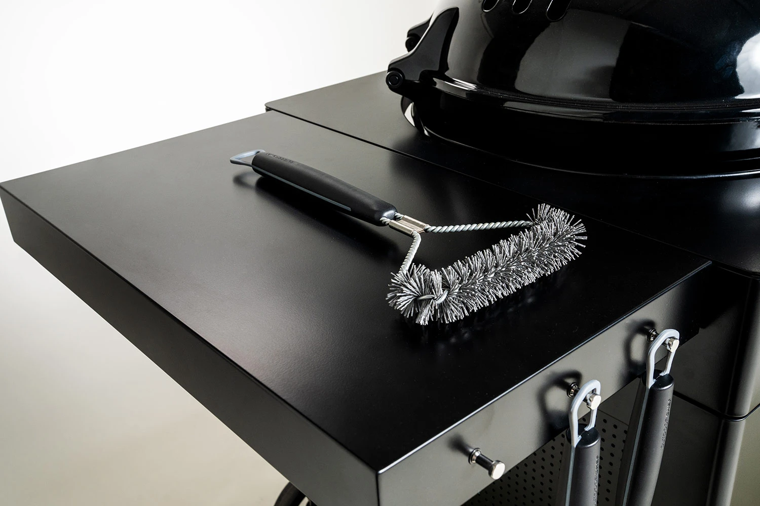 Outdoorchef Triangel Grillbürste Mit Nylonborsten, 41,5 Cm 4 Outdoorchef Triangel Grillbürste Mit Nylonborsten, 41,5 Cm – Bild 2